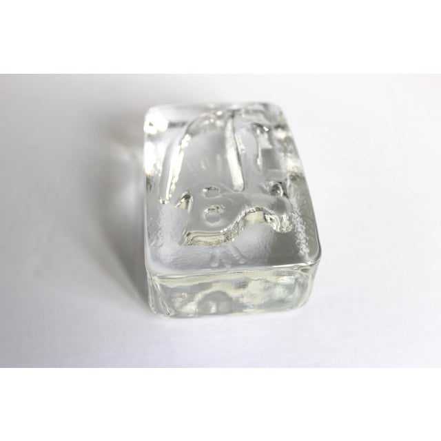 Mid 20th Century Mid Century Modernist Glass Cat Paperweight Modernist Art Glass Cube, Scandinavian Style For Sale - Image 5 of 10