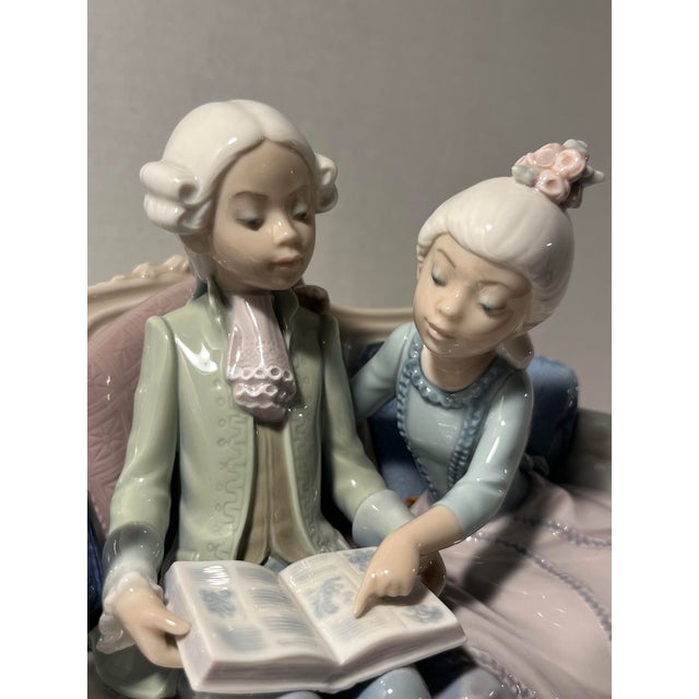Vintage Lladro Story Time #5229 Retired Porcelain Figurine Mint Condition For Sale - Image 4 of 9