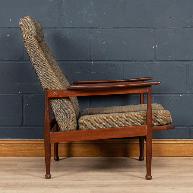 Brown English Manhattan Reclining Armchair by Guy Rogers, 1960s For Sale - Image 8 of 18