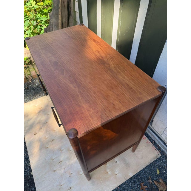 Henredon 1960's Mid-Century Modern Walnut Wood Storage Cabinet by Henredon For Sale - Image 4 of 10