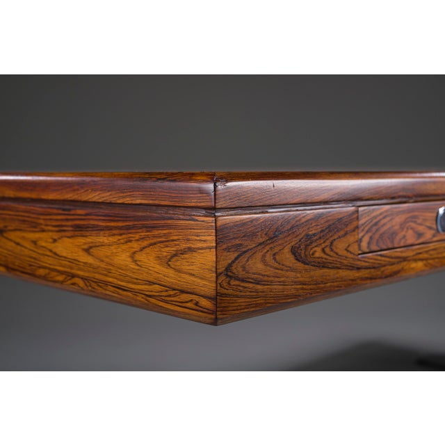 Mid-Century Modern Executive Desk in Fine Hardwood Veneer on Nickel-Plated Steel Legs, 1970s For Sale - Image 3 of 18