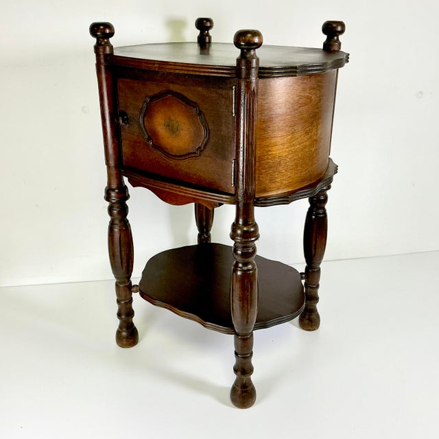 Early 1900s Antique Americana Boho Chic British Colonial Cushman Product Drinks Table Humidor For Sale - Image 9 of 14