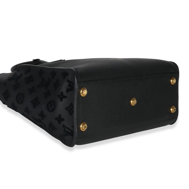 Black Calfskin Monogram Tufting On My Side MM For Sale In New York - Image 6 of 9