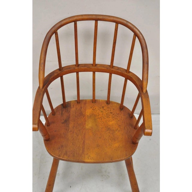 Antique Colonial Style Bentwood Maple Small Child's Windsor Arm Chair For Sale - Image 4 of 10
