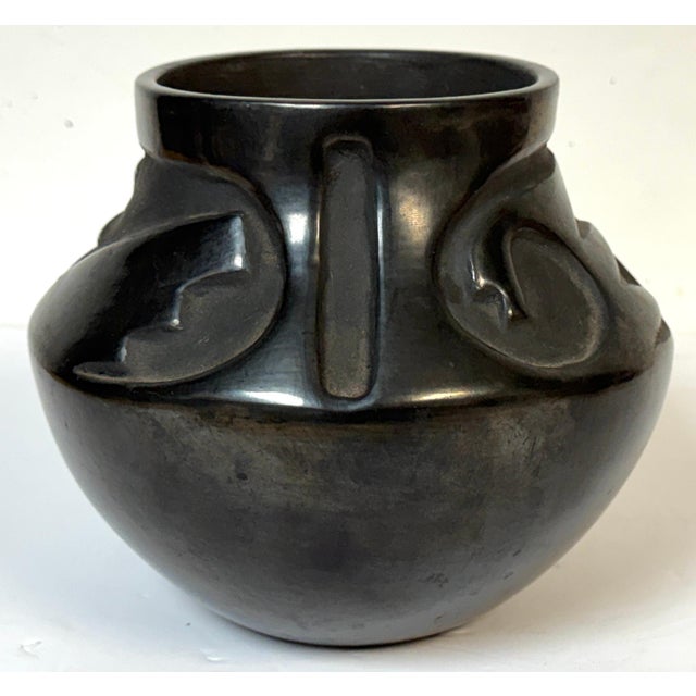 Signed Santa Clara Pueblo Carved Blackware Vase, Juanita Pueblo, Mid 20th C. For Sale - Image 12 of 18