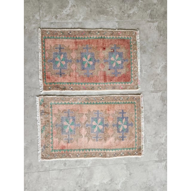 1960s Small Traditional Oriental Style Turkish Rug - Set of 2 20" x 31" / 51 x 80 Cm - 20" x 33" / 52 x 84 Cm Hand woven...