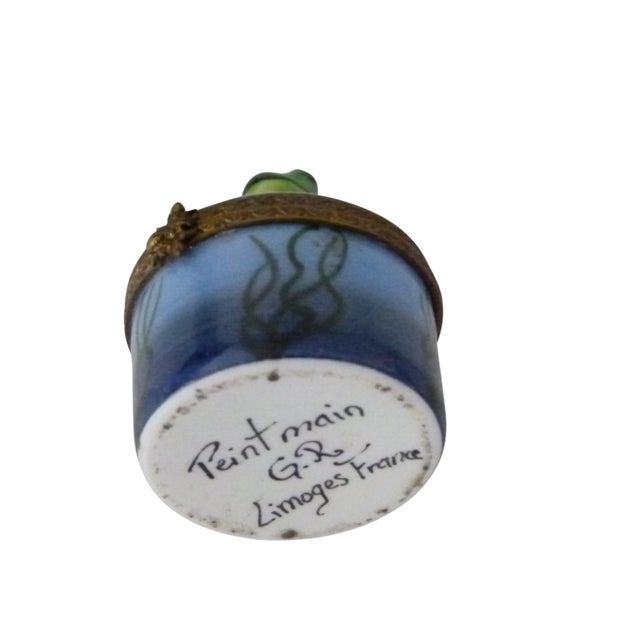 Metal Limoges France Frog Trinket Box | Peint Main | g.p Artist Signature For Sale - Image 7 of 9