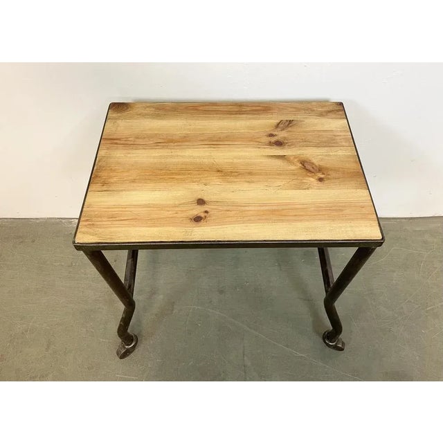 1960s Industrial Side Table on Wheels, 1960s For Sale - Image 5 of 11