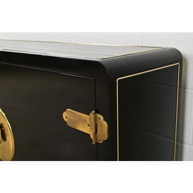 Black Mastercraft Mid-Century Hollywood Regency Black Lacquer and Brass Bar Cabinet, 1970s For Sale - Image 8 of 12