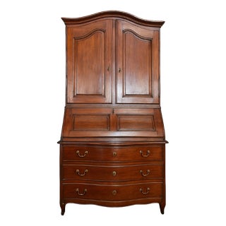Louis XV Curved Walnut Chest of Drawers For Sale