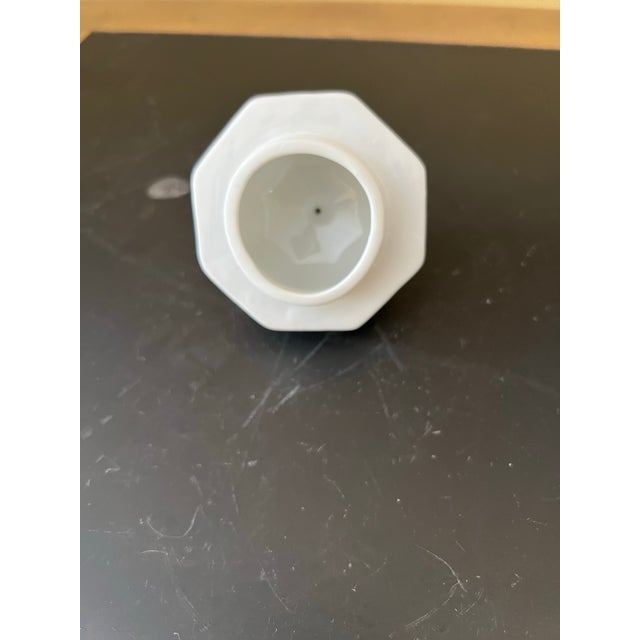 Japonisme Late 20th Century Golden Asia Porcelain Ginger Jar With Lid. Made in Japan For Sale - Image 3 of 5