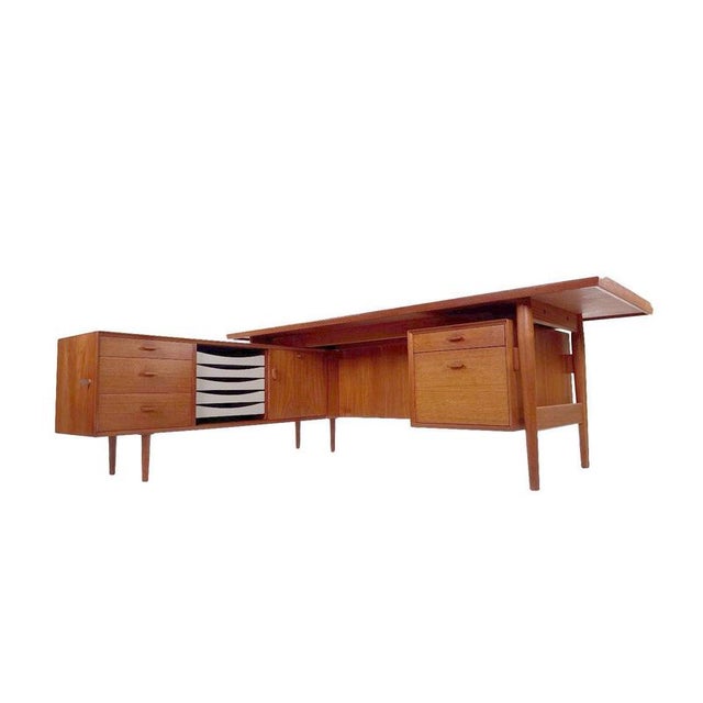 Brown Model 209 Executive Desk by Arne Vodder for Sibast, Denmark, 1960s For Sale - Image 8 of 18
