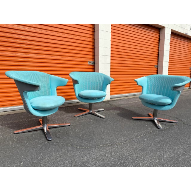 Mid-Century Modern Blue Steelcase I2i Lounge Chairs - Set of 3 For Sale - Image 3 of 9