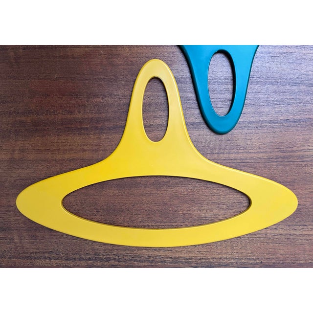 Mid-Century Modern German Space Age Green, Red, Yellow, White Coat Hangers by Jürgen Lange for Schönbuch, 1960s, Set of 4 For Sale - Image 13 of 18