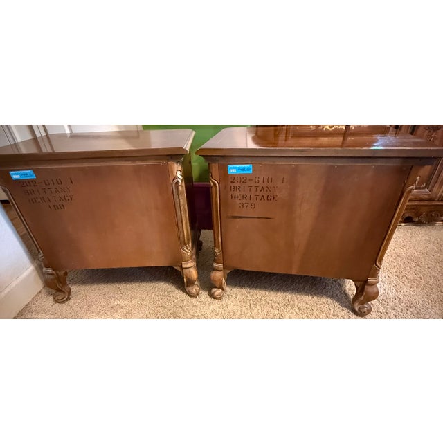 1960s Drexel Heritage French Provincial Louis XV Carved Walnut Nightstands, Pair For Sale - Image 16 of 18
