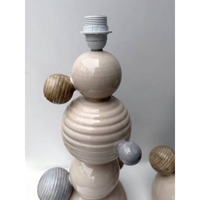 Ceramic Contemporary Pair of Ceramic Atomo Lamps by Antonio Cagianelli, Italy For Sale - Image 7 of 14
