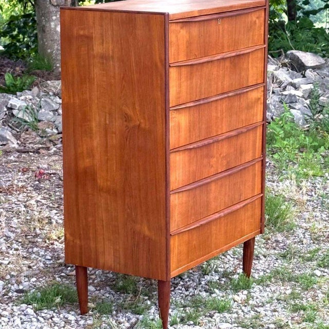 Vintage danish teak chest of drawers – 1950s a splendid embodiment of mid-century danish craftsmanship, this elegant chest...