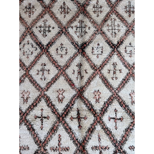 Vintage Beni Ourain Moroccan Rug For Sale In Cleveland - Image 6 of 9