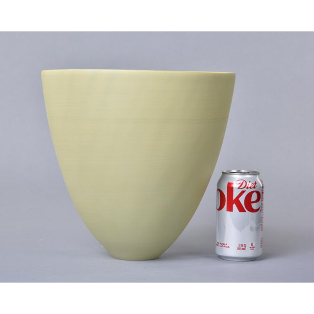 Mid-Century Modern Medium Rina Menardi Light Pistachio Cup Shape Bowl For Sale - Image 3 of 8