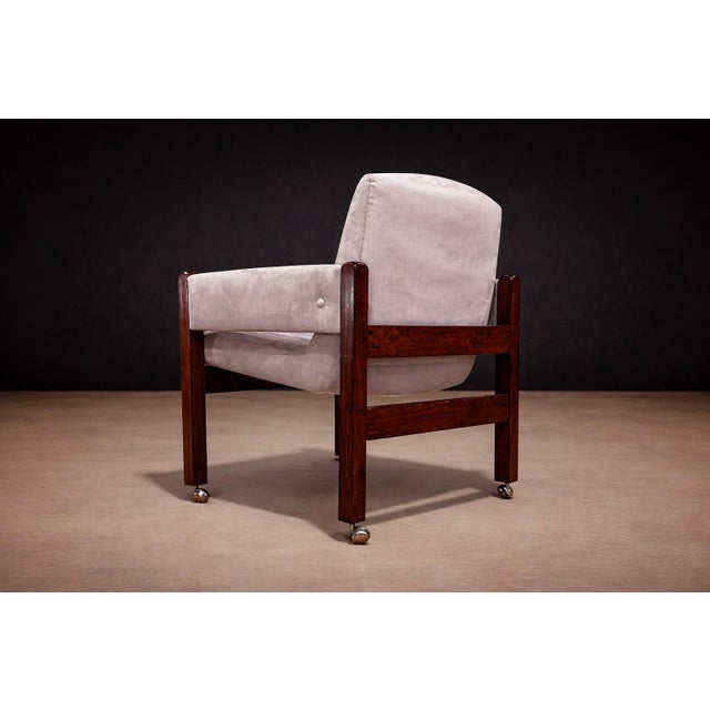 Gray “Jimi” Armchair with Wheels in Rosewood & Ultra Suede, Sergio Rodrigues, 1971 - Lot 420 For Sale - Image 8 of 13