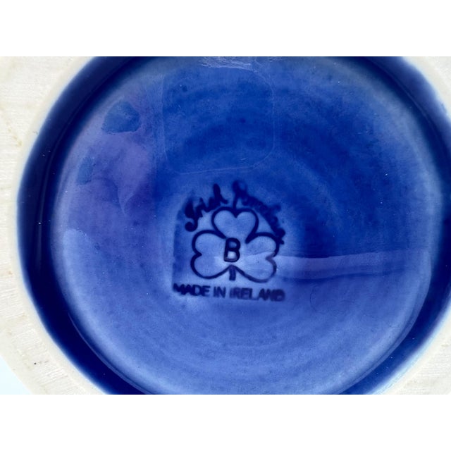 1950s Wade Pottery Ireland Blue Pedestal Shamrock Vase, Irish Porcelain Urn - Neoclassical / Traditional / English Country For Sale - Image 12 of 15