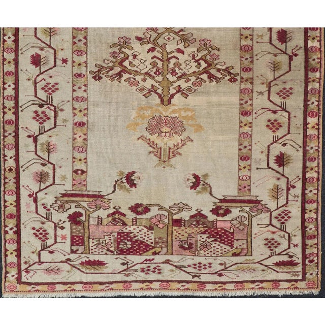 Early 20th Century Color Antique Oushak Rug With Columns, Chandelier & Vase Design For Sale In Atlanta - Image 6 of 13