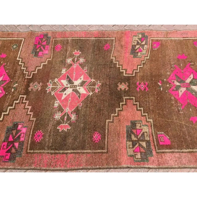 Tribal 1950's Pink Turkish Rug - 60" X 114" For Sale - Image 3 of 9