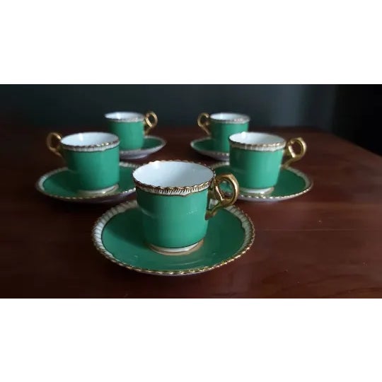 5 Copeland Spode Demitasse cups and saucers. These gorgeous green Demitasse cups represent regal elegance featuring...