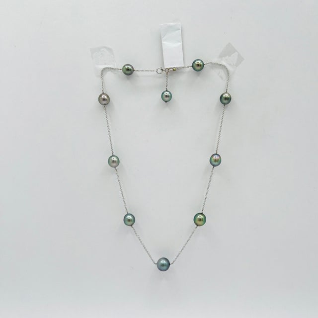 Tahitian Pearl Necklace in 18k White Gold For Sale - Image 4 of 5