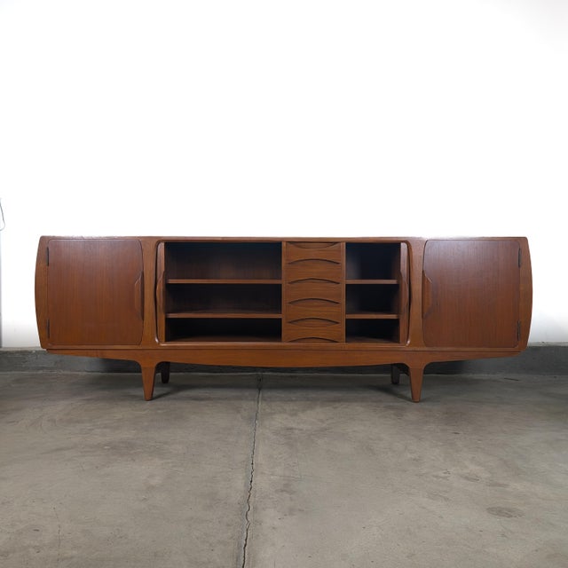 Uldum Møbelfabrik 1950s Mid Century Danish Modern Teak Sideboard by Johannes Andersen for Uldum, Attributed For Sale - Image 4 of 14