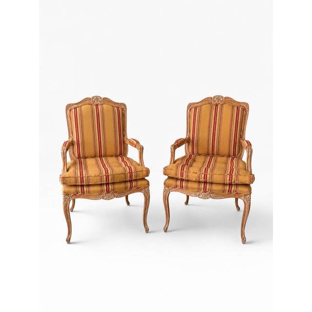 Late 20th Century Vintage Louis XV Style Distresses Bergère Chairs For Sale - Image 5 of 15