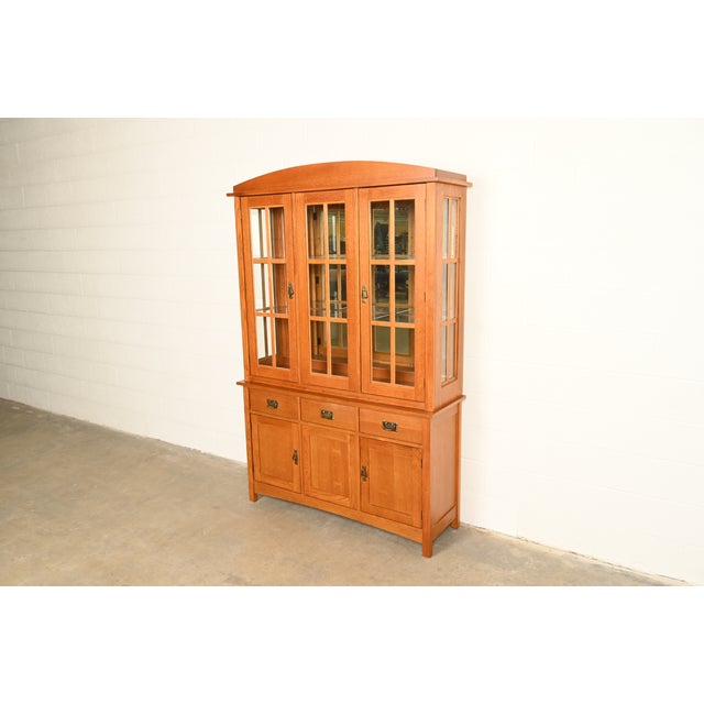 Bassett Furniture Stickley Style Mission Oak Arts & Crafts Lighted Breakfront Bookcase Cabinet For Sale - Image 4 of 18