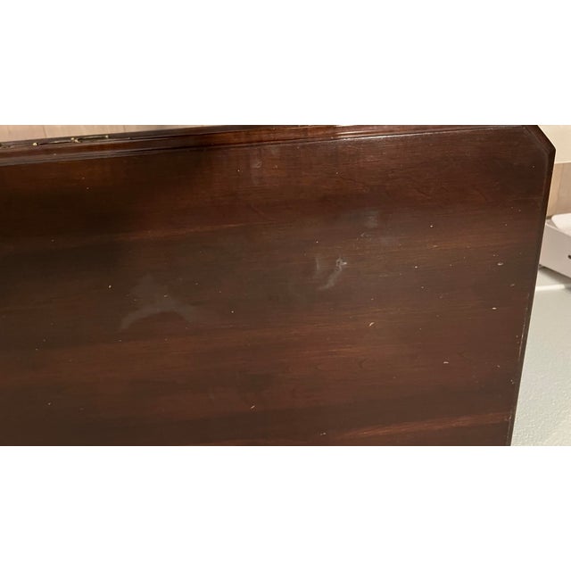 Ethan Allen Geogian Court 10-Drawer Triple Dresser – Made in Usa – Excellent Condition For Sale - Image 10 of 12