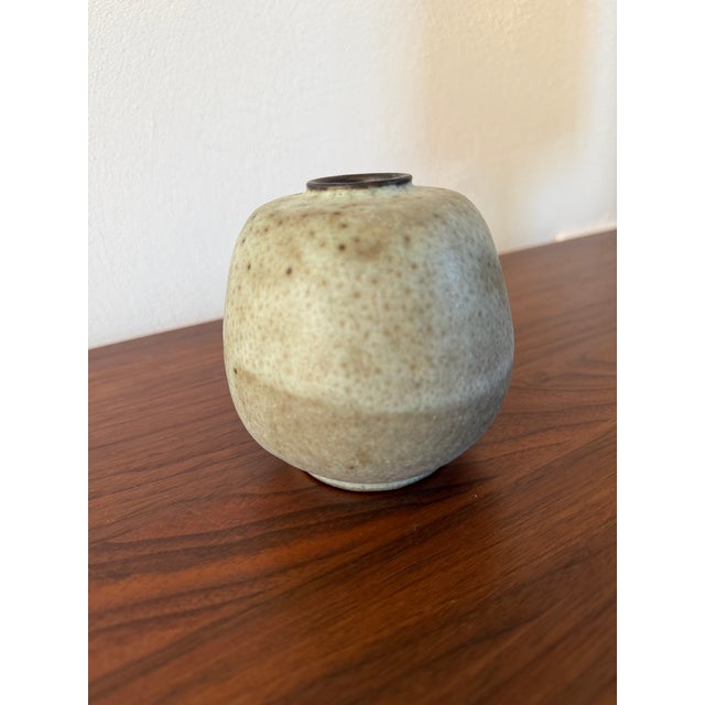 1930s Studio Ceramic Vase attributed to Johannes Leßmann for Margarethenhöhe, 1930s For Sale - Image 5 of 8