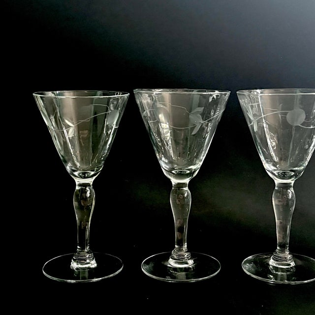 Vintage Etched Cordial Glasses – Set of 5 | Elegant Stemware With Floral Etched Design For Sale In Miami - Image 6 of 8