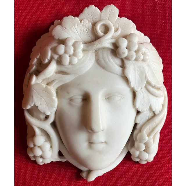 English Antique English Regency Architectural Elements - Carved White Statuary Marble Masks or Wall Plaques - Classical Youths With Grapevine Hair - A Pair For Sale - Image 3 of 14