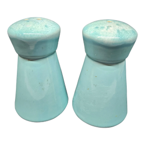 Vintage Hull Pottery Usa "Crestone" Turquoise Drip Glaze Salt and Pepper Shakers