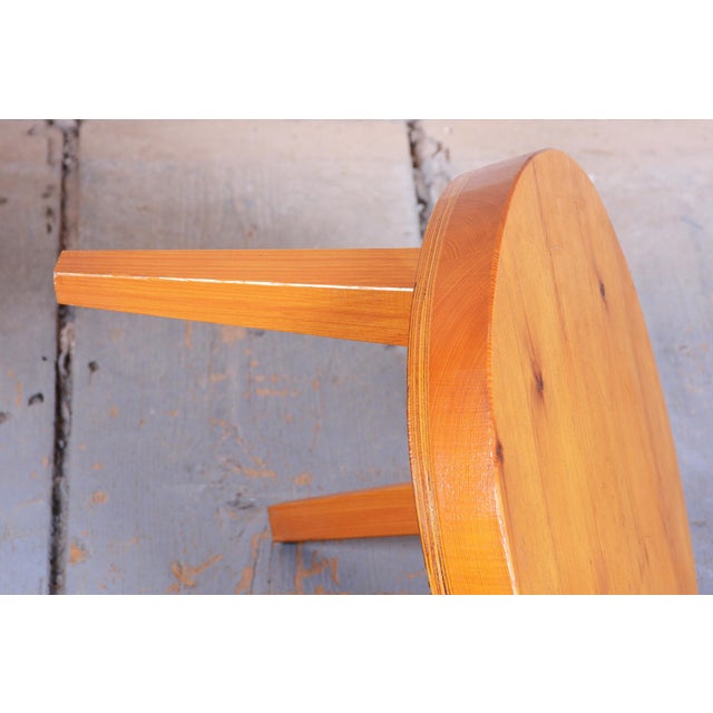 Mid-Century Small Tables in Larch Wood, Czech. 1950s, Set of 2 For Sale - Image 4 of 9