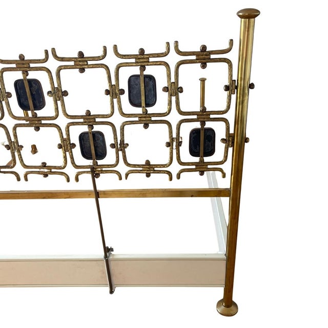 Tecno Model 8604 Bed by Osvaldo Borsani & Arnaldo Pomodoro for Tecno, Italy, 1960s For Sale - Image 4 of 18