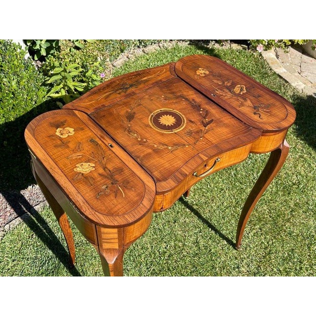 Louis XV Marquetry Dressing Table For Sale - Image 4 of 13