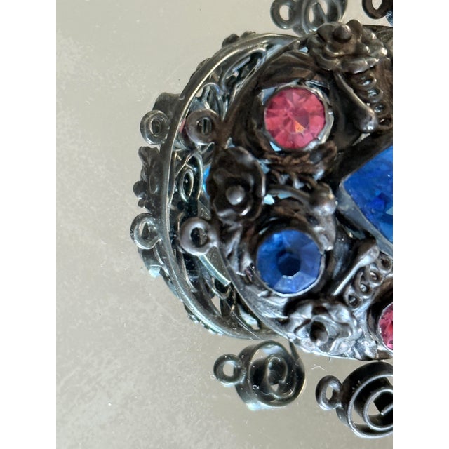 Victorian 1940s Hobé Sterling Silver Floral Brooch With Pâte De Verre and Rhinestone Accents For Sale - Image 3 of 9