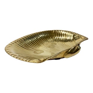 Vintage Hollywood Regency Style Shell Motif Catchall Dish For Sale