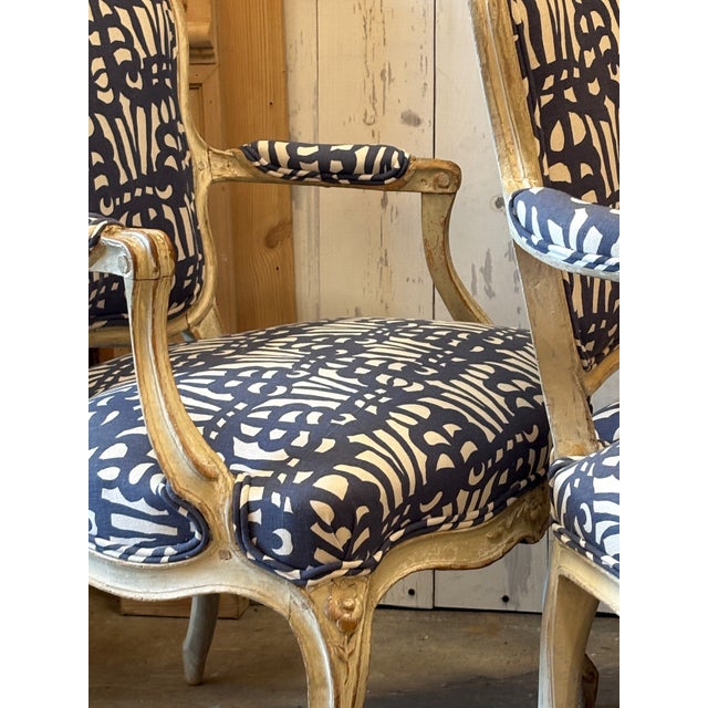 Pair of Early 19th Century French Bergere Chairs Upholstered in Raoul Textiles Fabric For Sale - Image 12 of 13