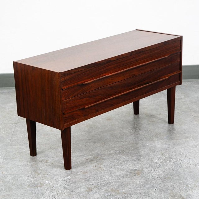 1960s Mid Century Danish Modern Side Table Entryway Chest 2 Drawer Rosewood Bedside For Sale - Image 5 of 12