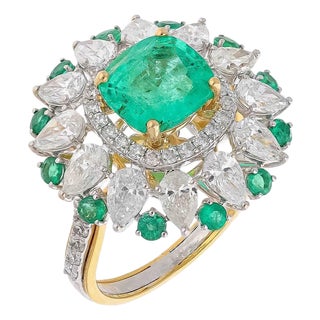Natural Columbian Emerald Ring with Diamond in 18k Gold For Sale