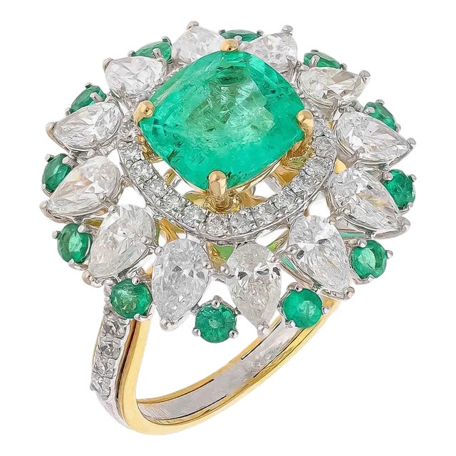 Natural Columbian Emerald Ring with Diamond in 18k Gold For Sale