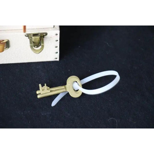 Vanity Case in Monogram Canvas from Louis Vuitton For Sale - Image 4 of 18