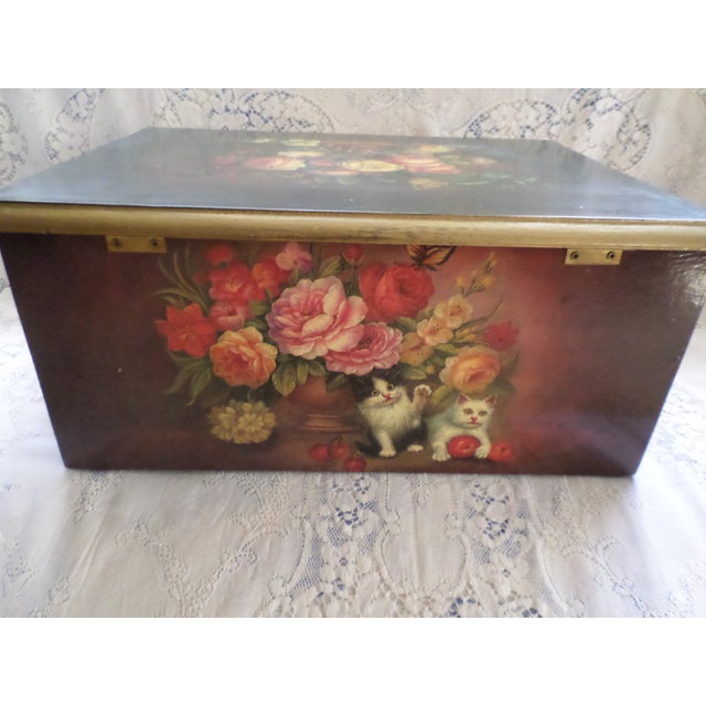 Brown Vintage Wood Keepsake / Storage Box With Kittens in Flowers For Sale - Image 8 of 10