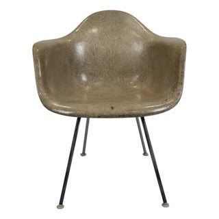 Early 1950s Eames Fiberglass Armchair by Herman Miller – Zenith Plastics For Sale