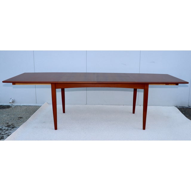 Amazing 1960's mid-century modern teak Danish dining table with two hidden leaves by Falster Møbelfabrik, fully restored...